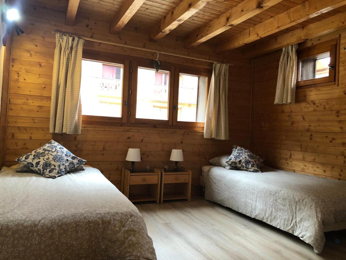 Central Hostel Chatel Exterior photo