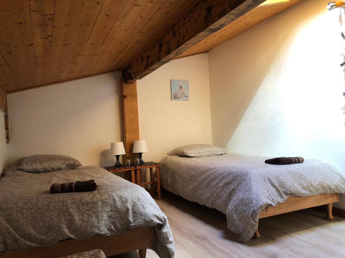 Central Hostel Chatel Exterior photo
