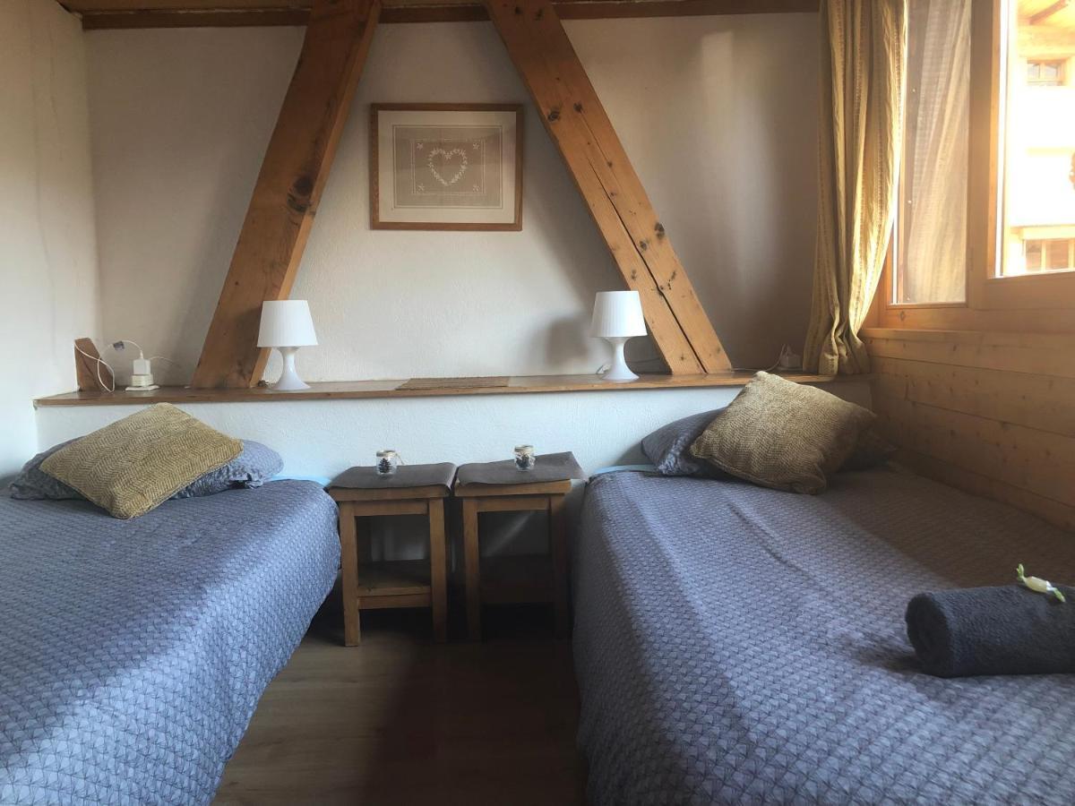 Central Hostel Chatel Exterior photo