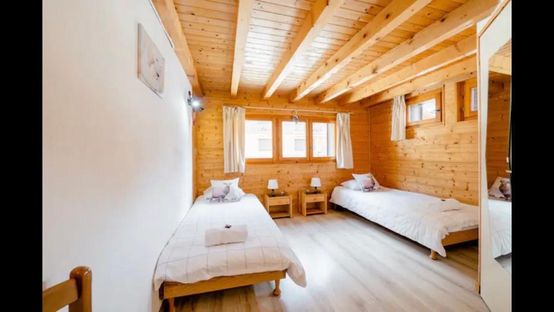 Central Hostel Chatel Exterior photo