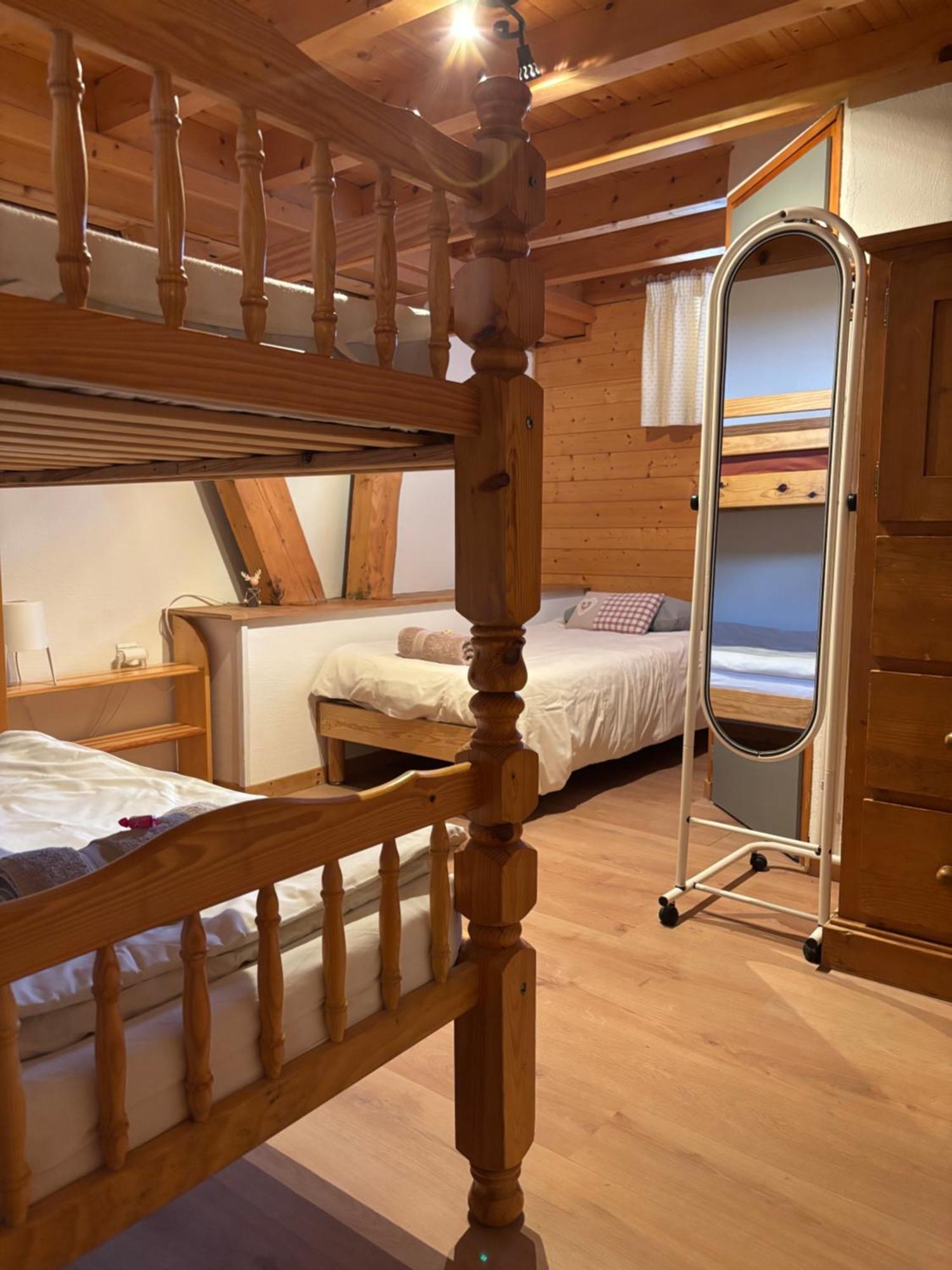 Central Hostel Chatel Exterior photo