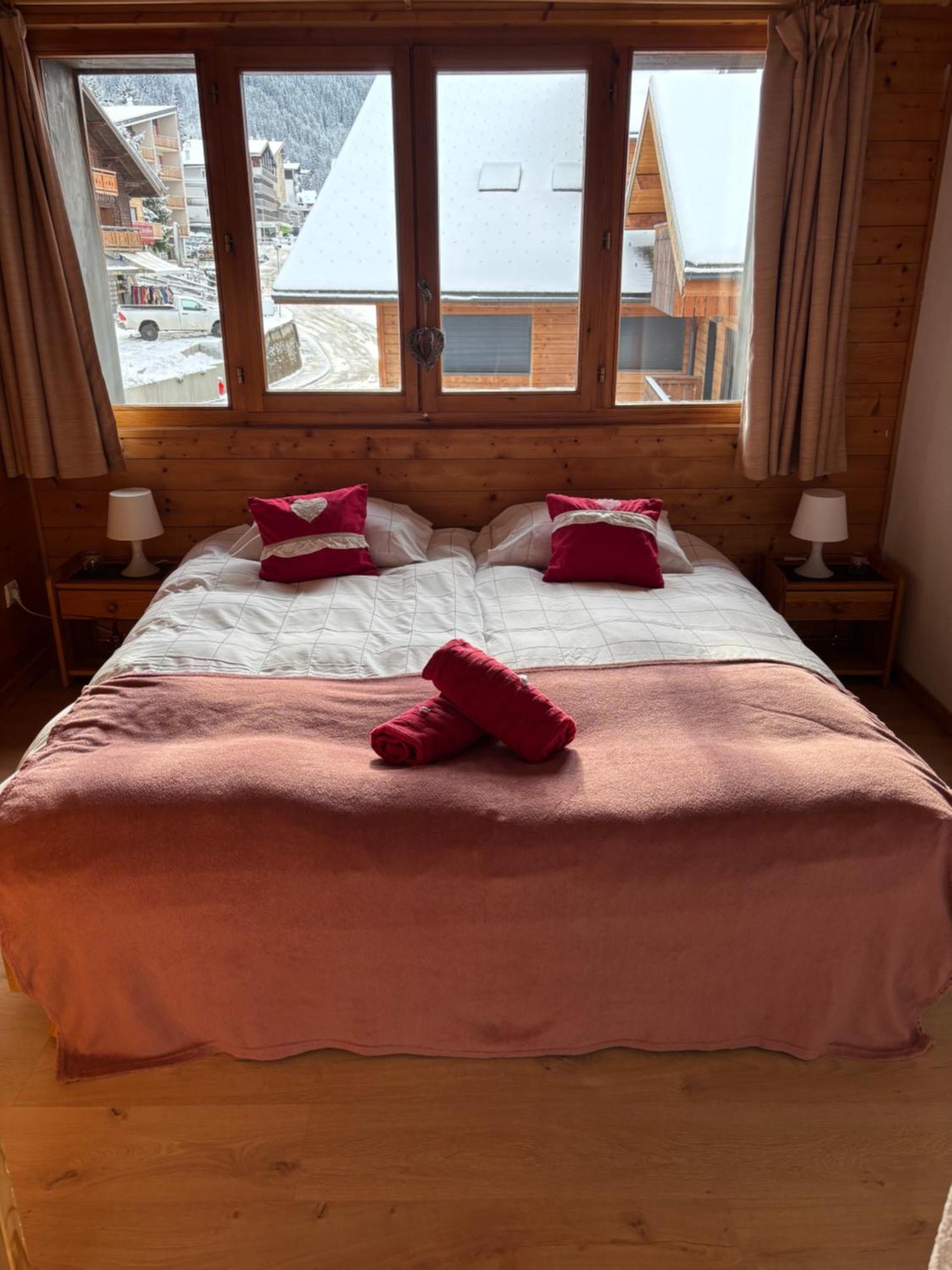 Central Hostel Chatel Exterior photo